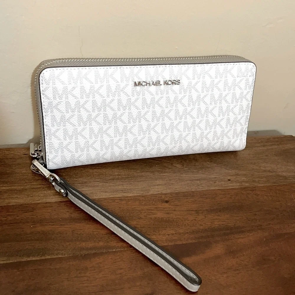 Michael Kors continental wallet large zip around